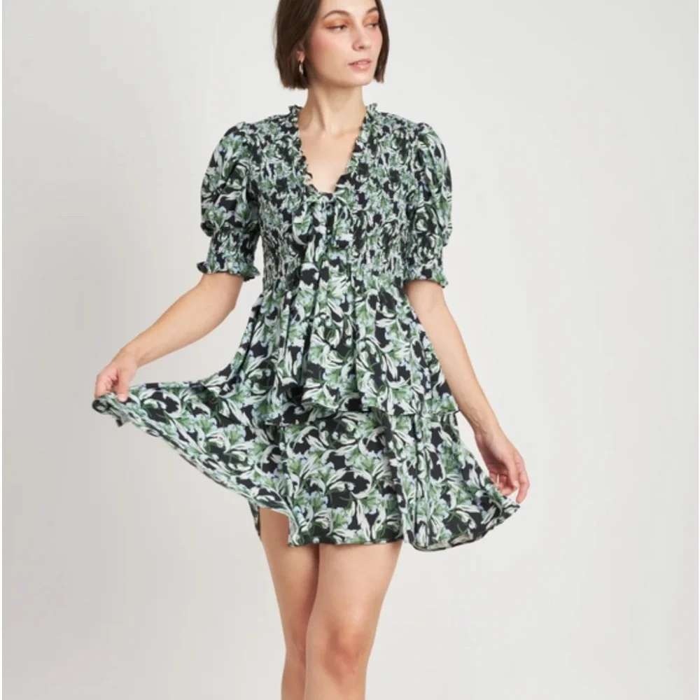 En Saison Istella Green Black Floral Smocked Stretch Mini Dress Size Small
